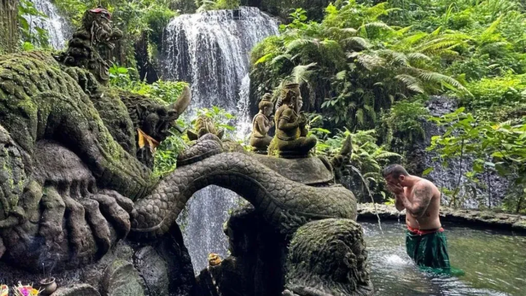 Snake Waterfall, Bali