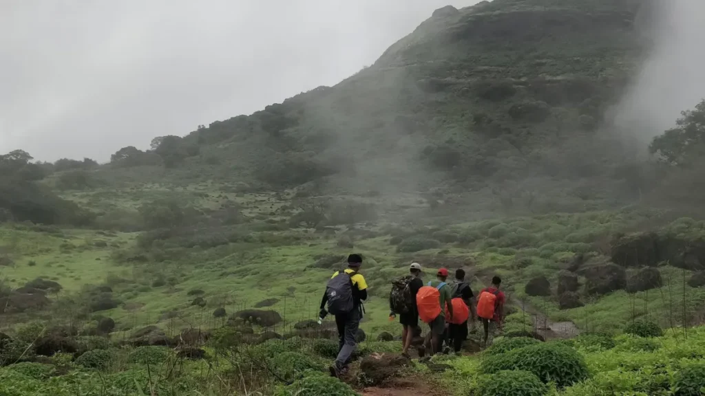 Devkund Waterfall best time to visit