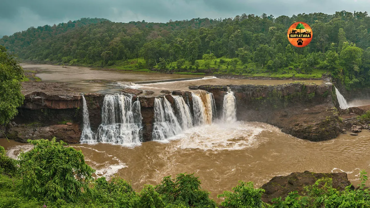Gira Waterfalls Dang